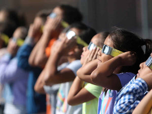 Para un eclipse, se necesitan gafas de Eclipse de sol seguras