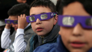 Grandes promociones: Gafas para ver el eclipse solar